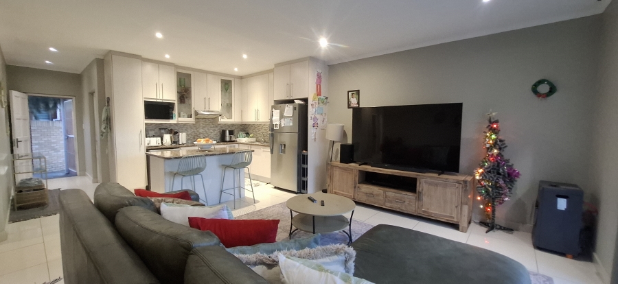 To Let 3 Bedroom Property for Rent in Beacon Bay Eastern Cape